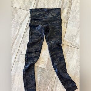 SPANX Women's Black Leather Camouflage Leggings